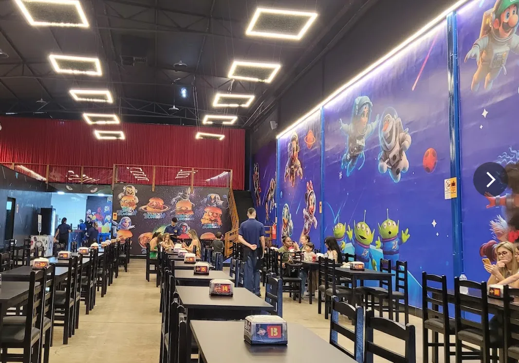 Universe Burger – foto 3 do espaço kids