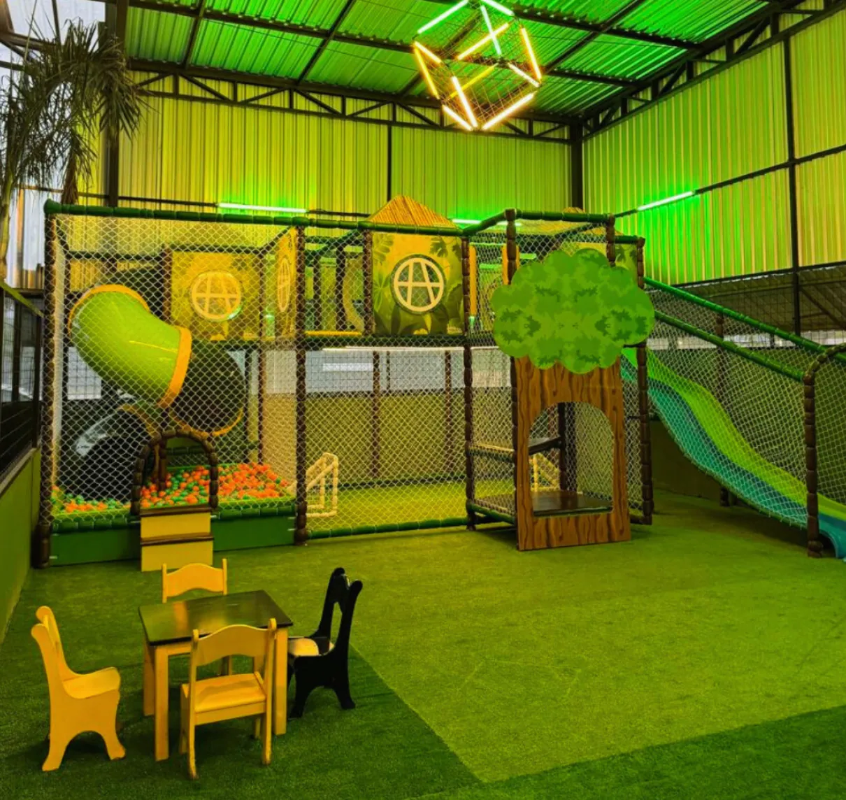 Espaço kids do REBU - Fogo e Fumaça